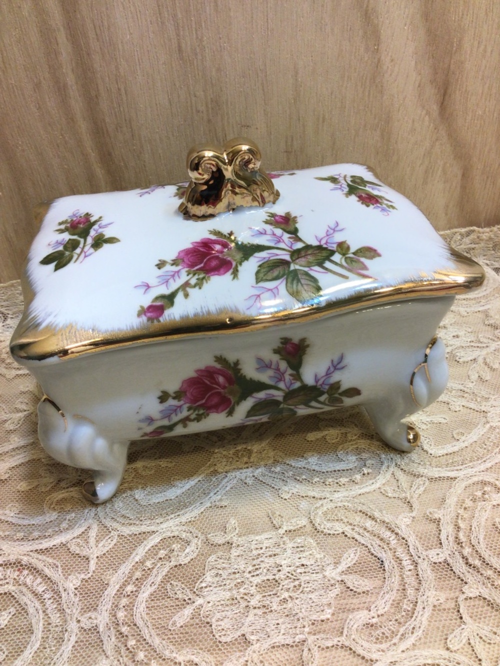Vintage Japan Moss Rose Gold Gilt Footed Trinket Jewelry Box with Lid